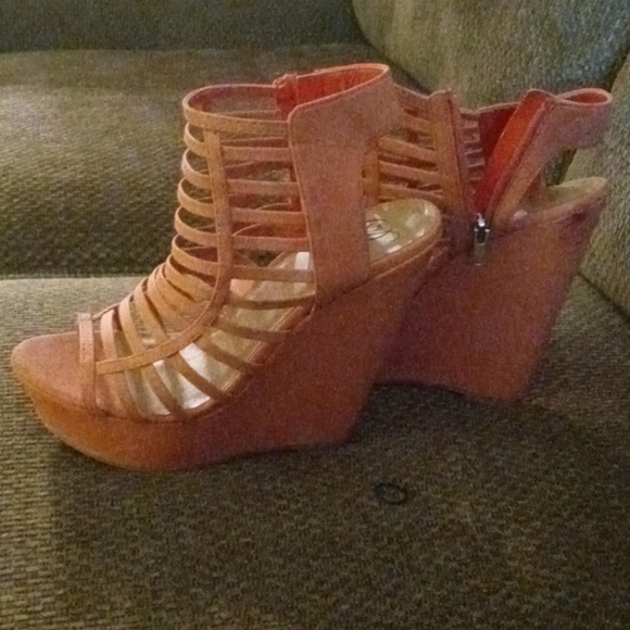 Shoes - Picture 3 of 4